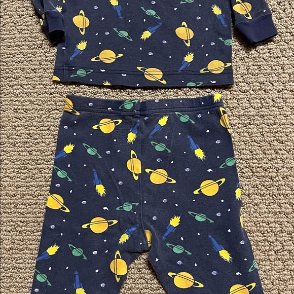 Space Pajamas Kitestrings  2T 24 months GUC - Picture 3 of 5
